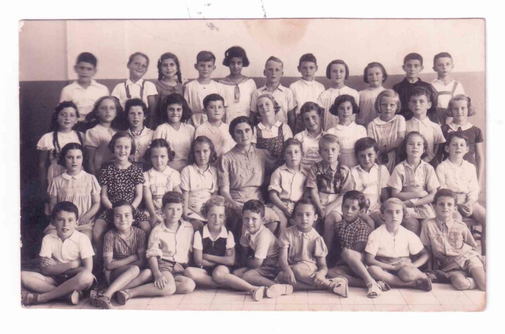 1943