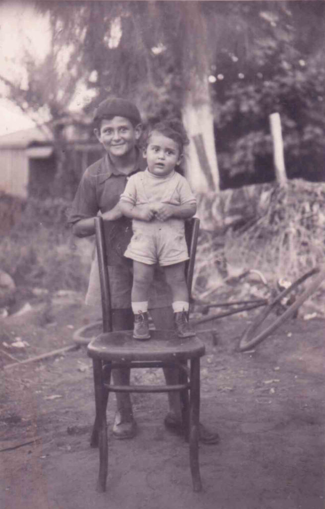bartov and brother tuvia 1939