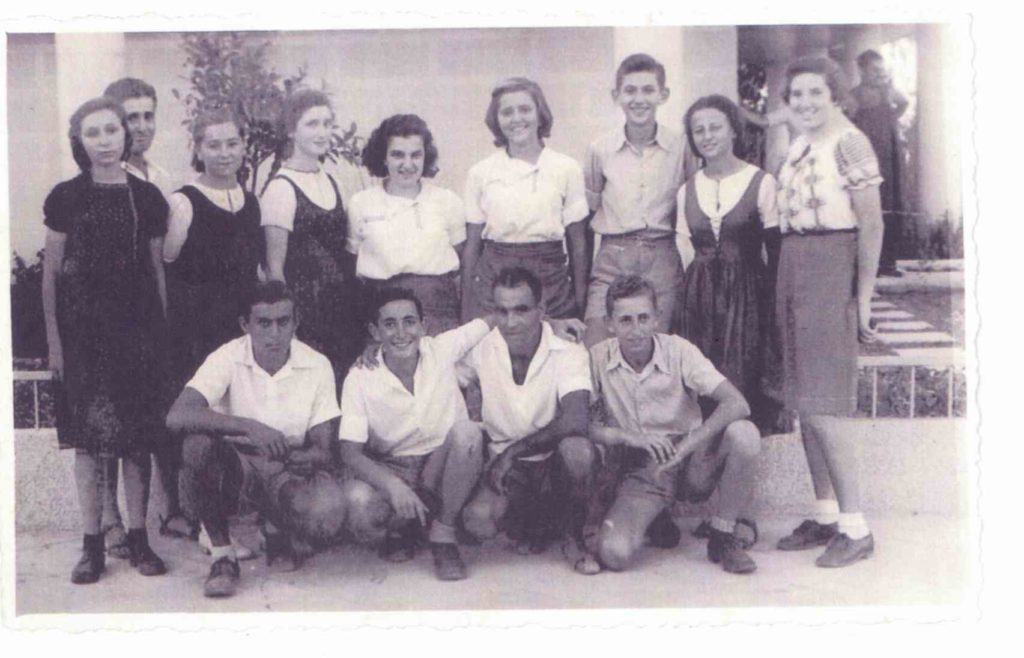 אידה בת 13 המחנות העולים משמאל
